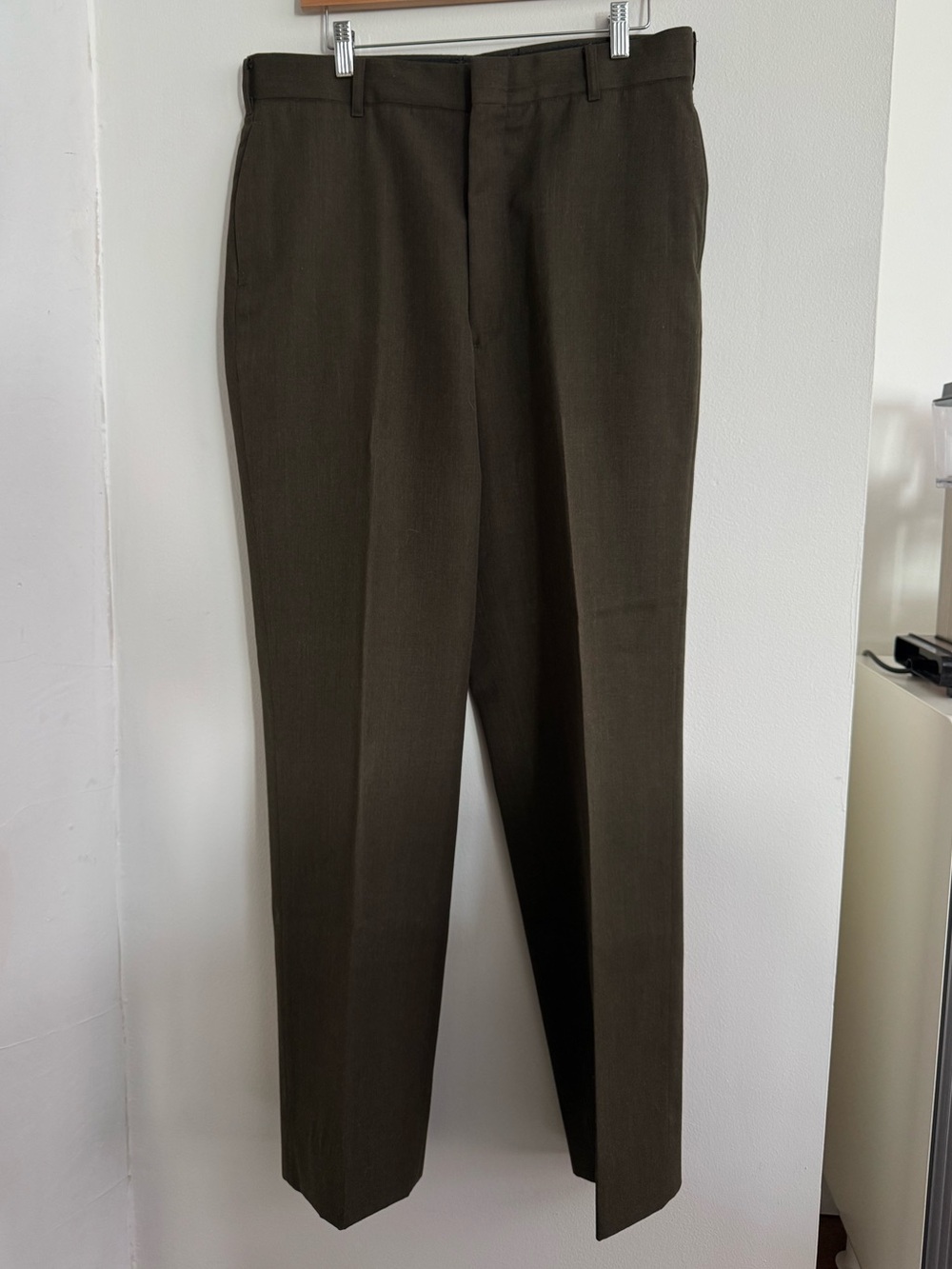 DSC Men’s Straight-Leg Pleated Trousers in Brown
